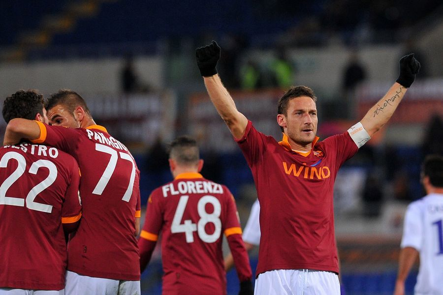  安格斯边路传中显威力，双翼齐飞撕碎对手防线取胜利